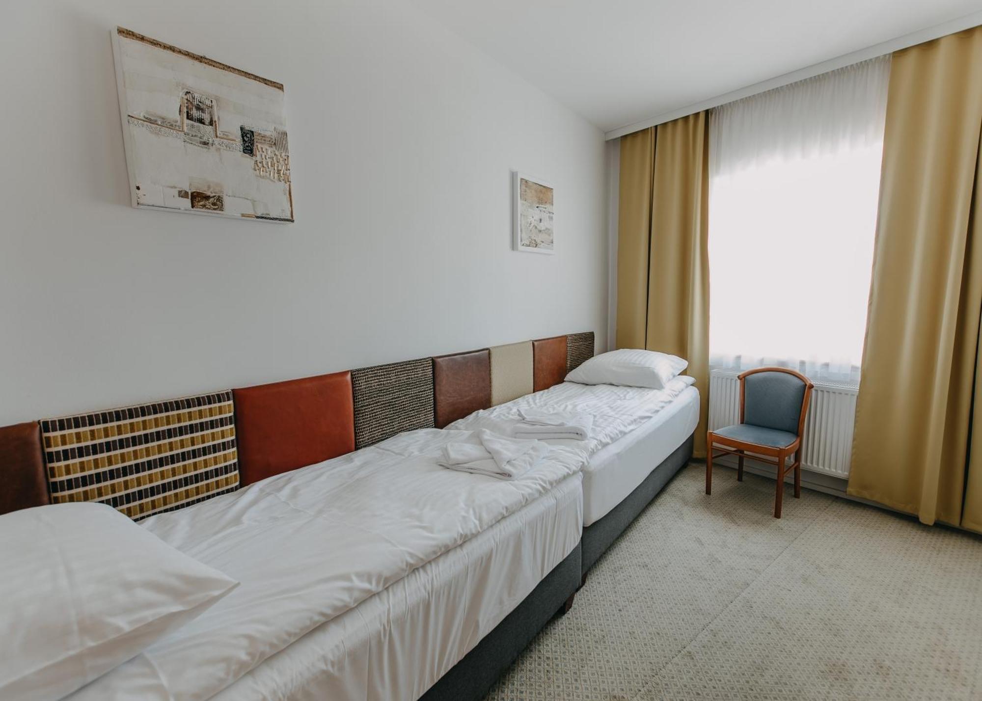 Salon Win Wine Bar&Apartments Jasło Extérieur photo
