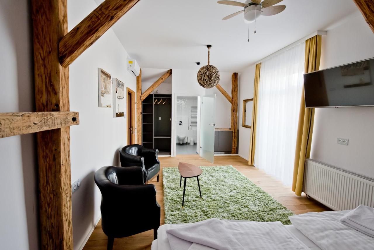 Salon Win Wine Bar&Apartments Jasło Extérieur photo