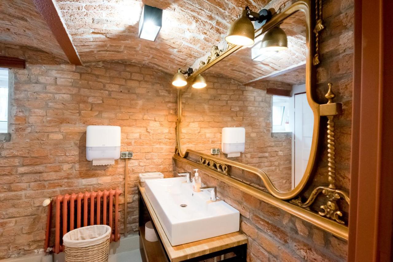 Salon Win Wine Bar&Apartments Jasło Extérieur photo